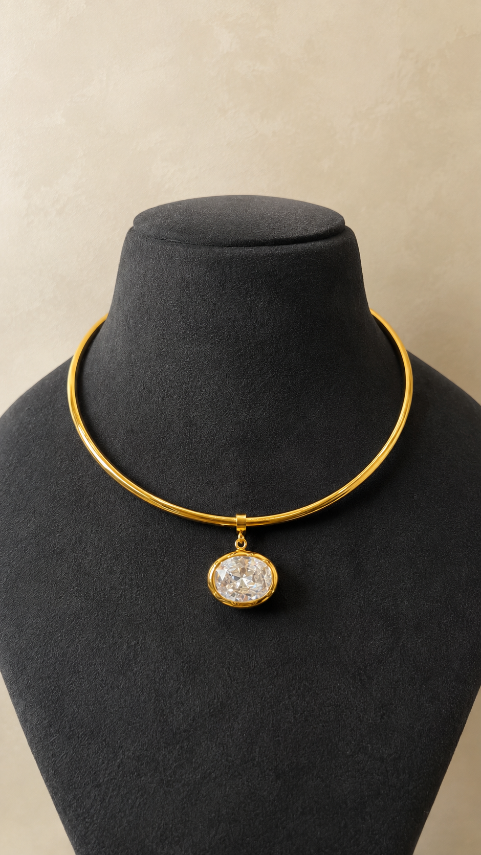 Round Gold Collar