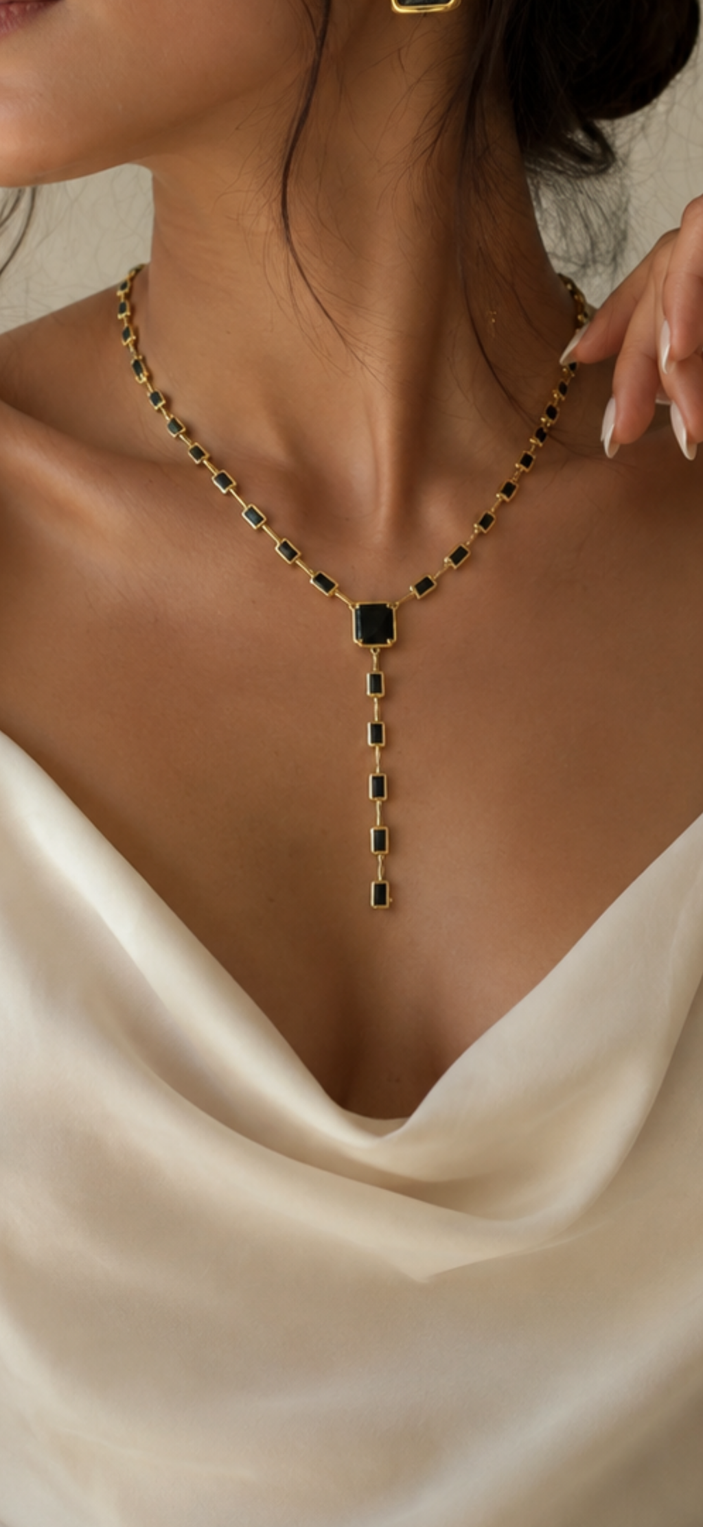 Noir Drop Necklace